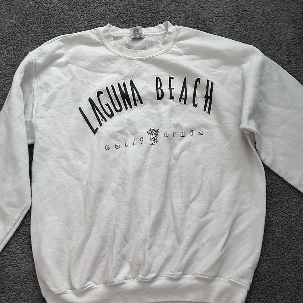 Gildan White Crewneck Sweater